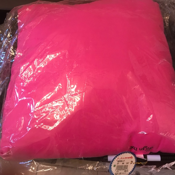 Signing Pillow - Picture 3 of 3